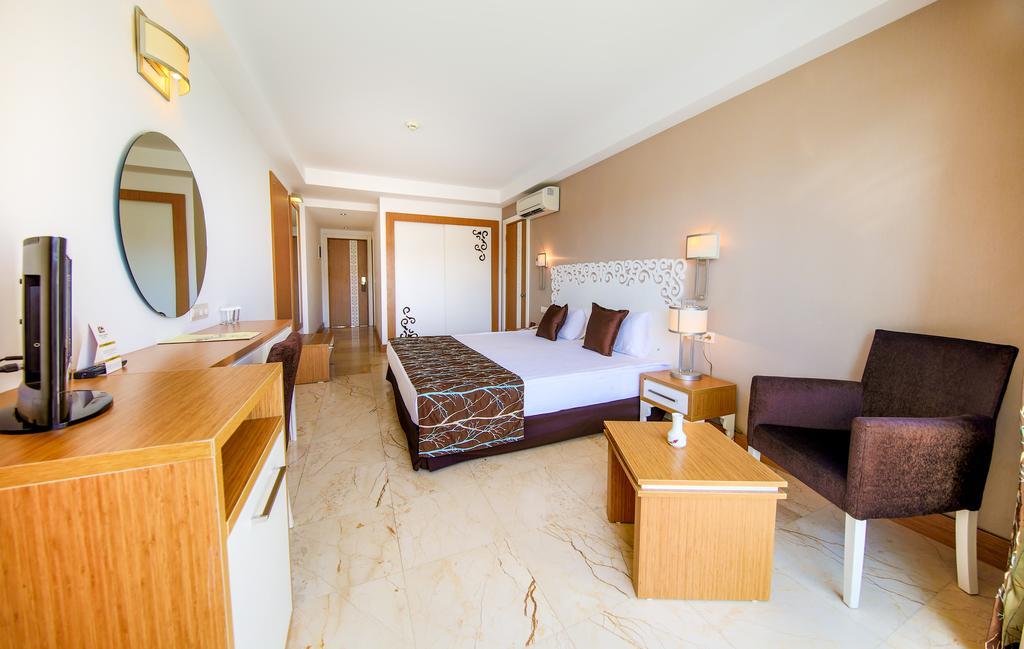 Horus Paradise Resort Side Exterior photo