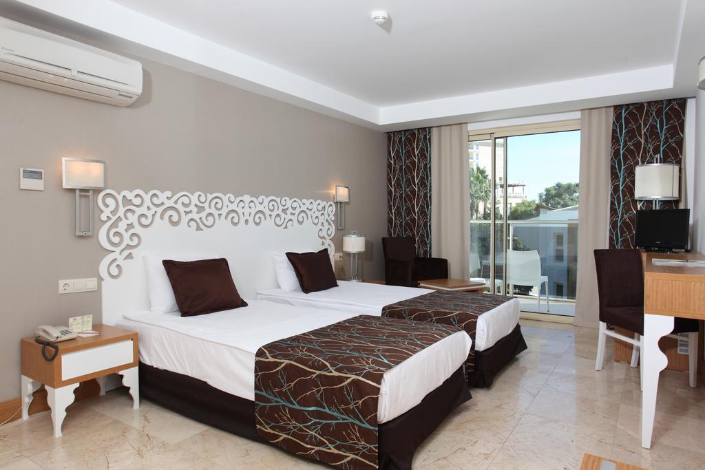 Horus Paradise Resort Side Room photo